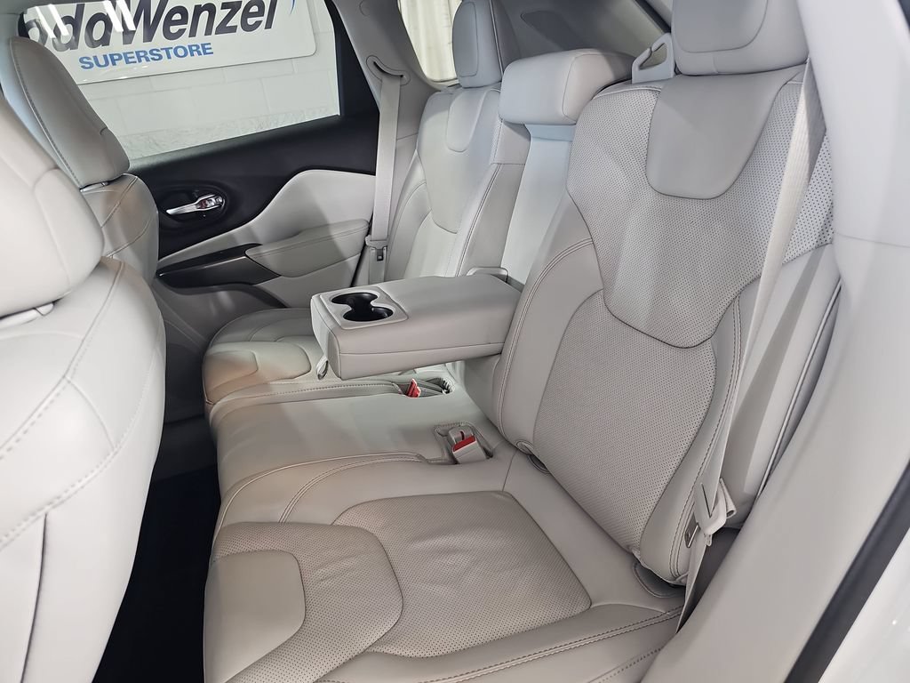Used 2020 White Jeep Limited 4x4 image 18