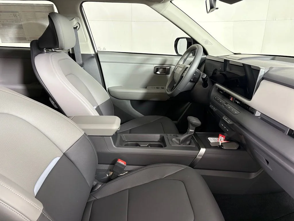 New 2027 Snow White Pearl Kia EX image 14