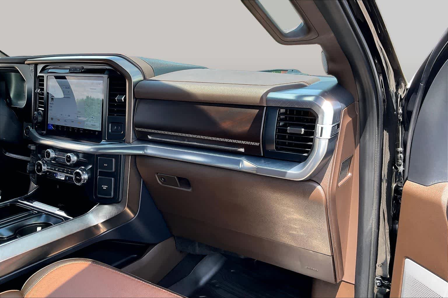 Used 2025 Agate Black/Marsh Gray Ford King Ranch image 19