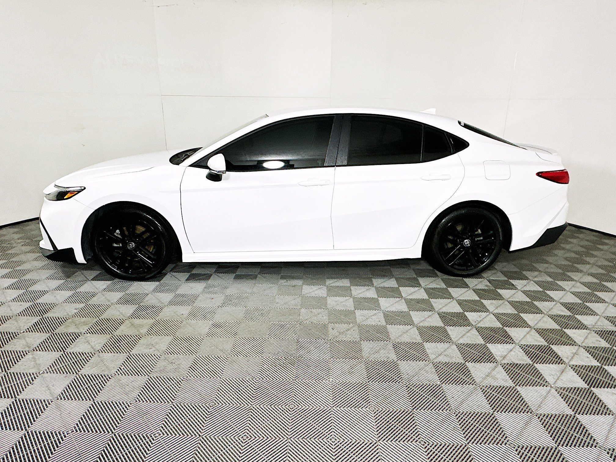 Certified Used 2025 Ice Toyota SE image 6