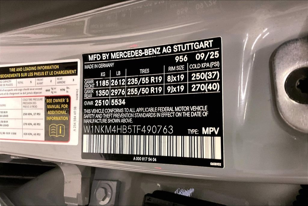 Used 2026 Gray Mercedes-Benz GLC 300 image 26