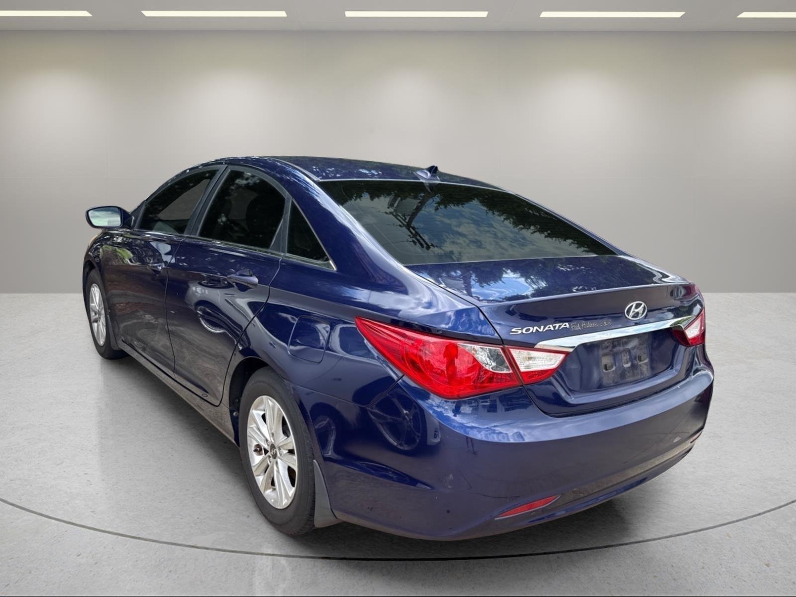 Used 2011 Pacific Blue Pearl Hyundai GLS image 23
