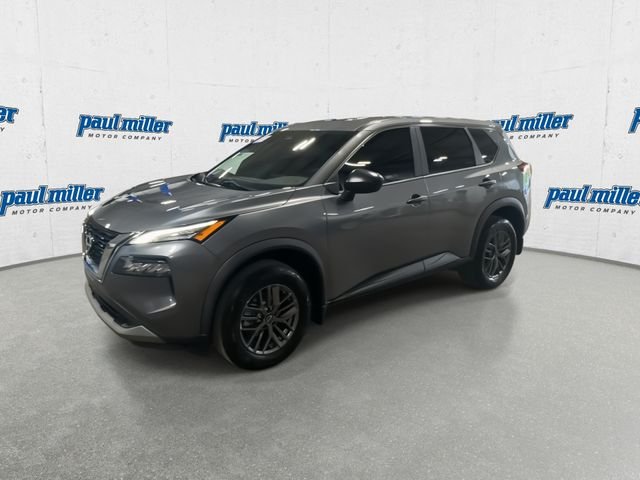 Used 2023 Gray Nissan S image 5