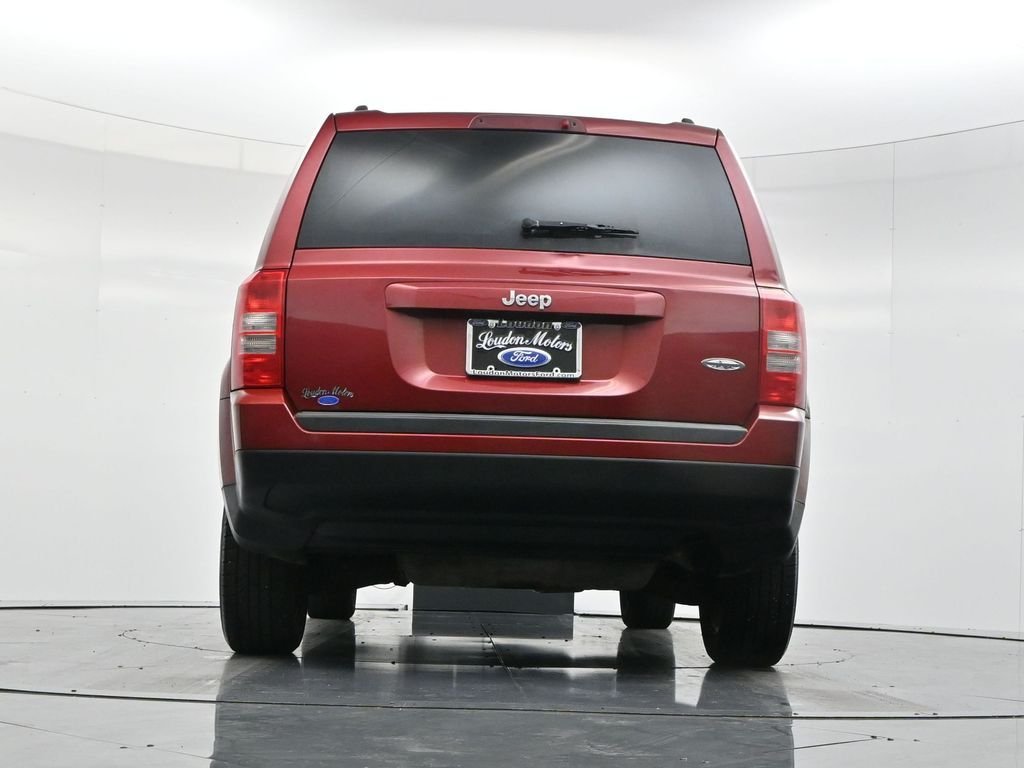 Used 2014 Deep Cherry Red Crystal Pearlcoat Jeep Latitude image 47
