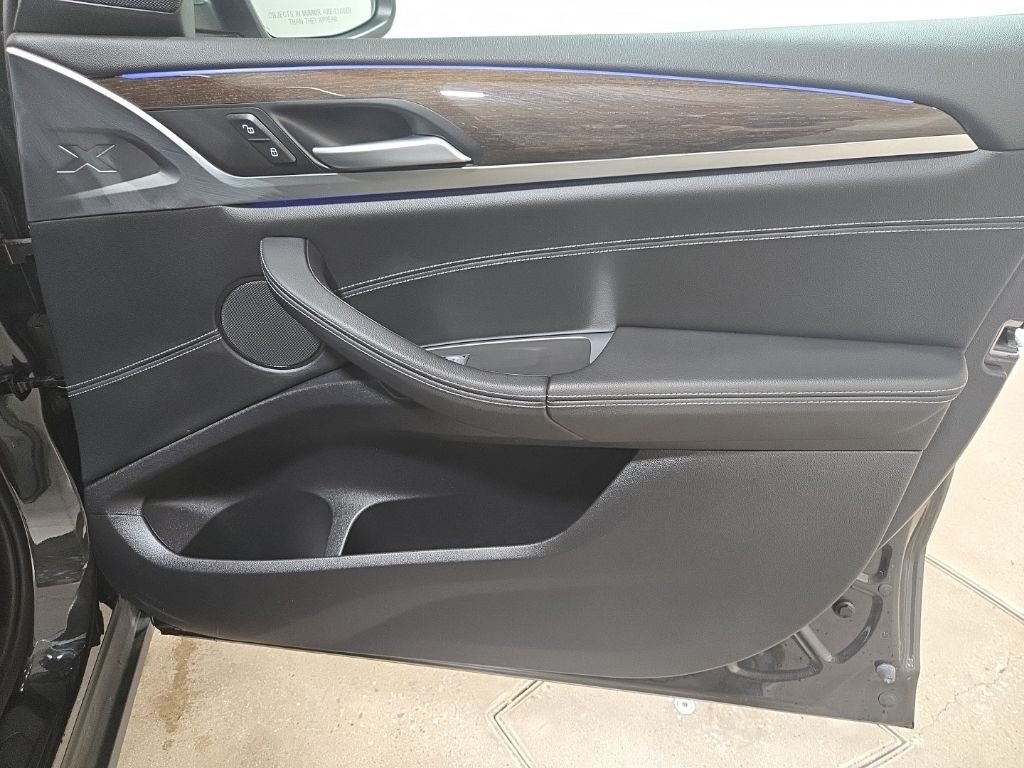 Used 2023 Gray BMW xDrive30i image 24