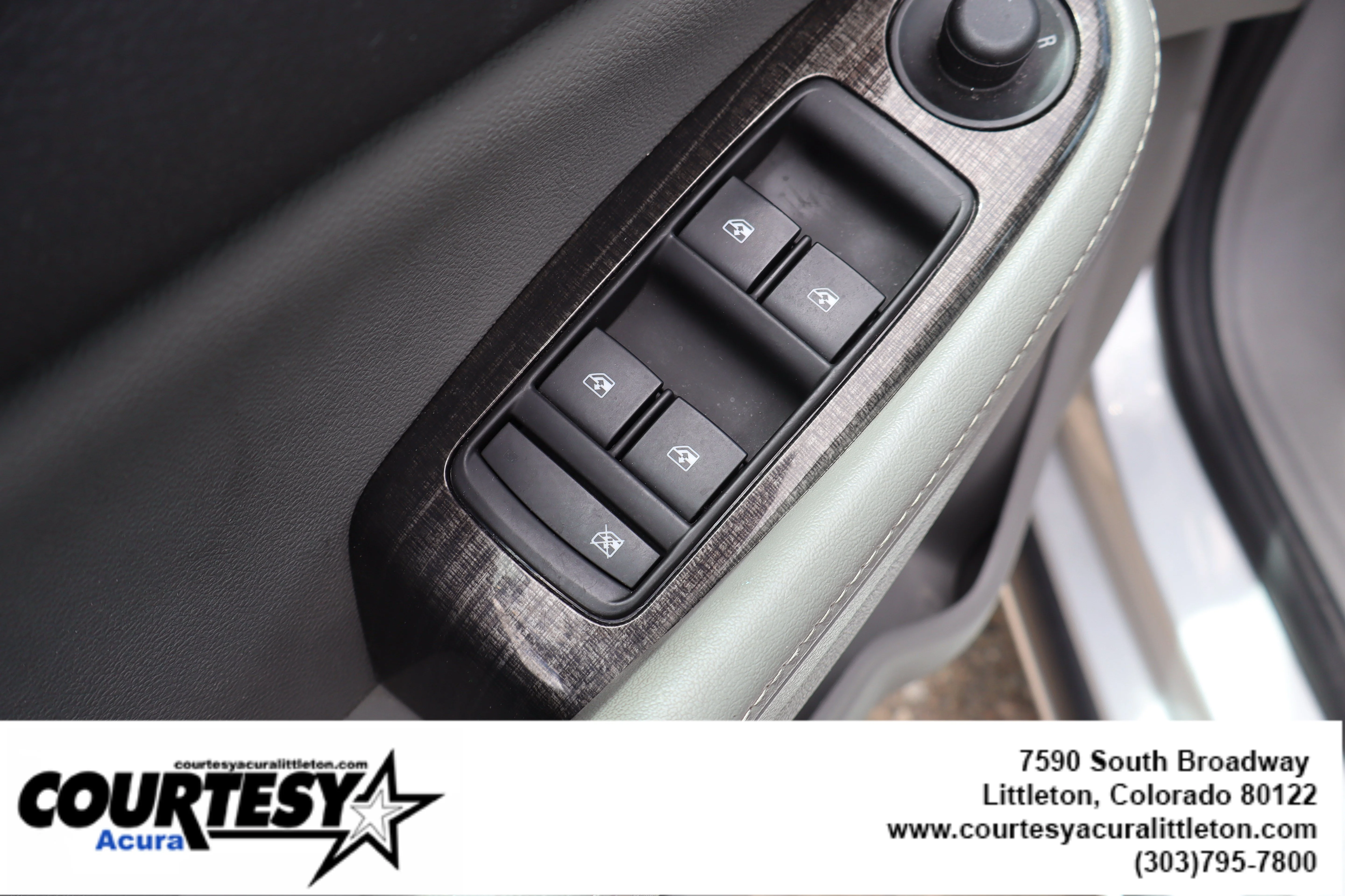 Used 2016 Silver Ice Metallic Chevrolet LT image 21