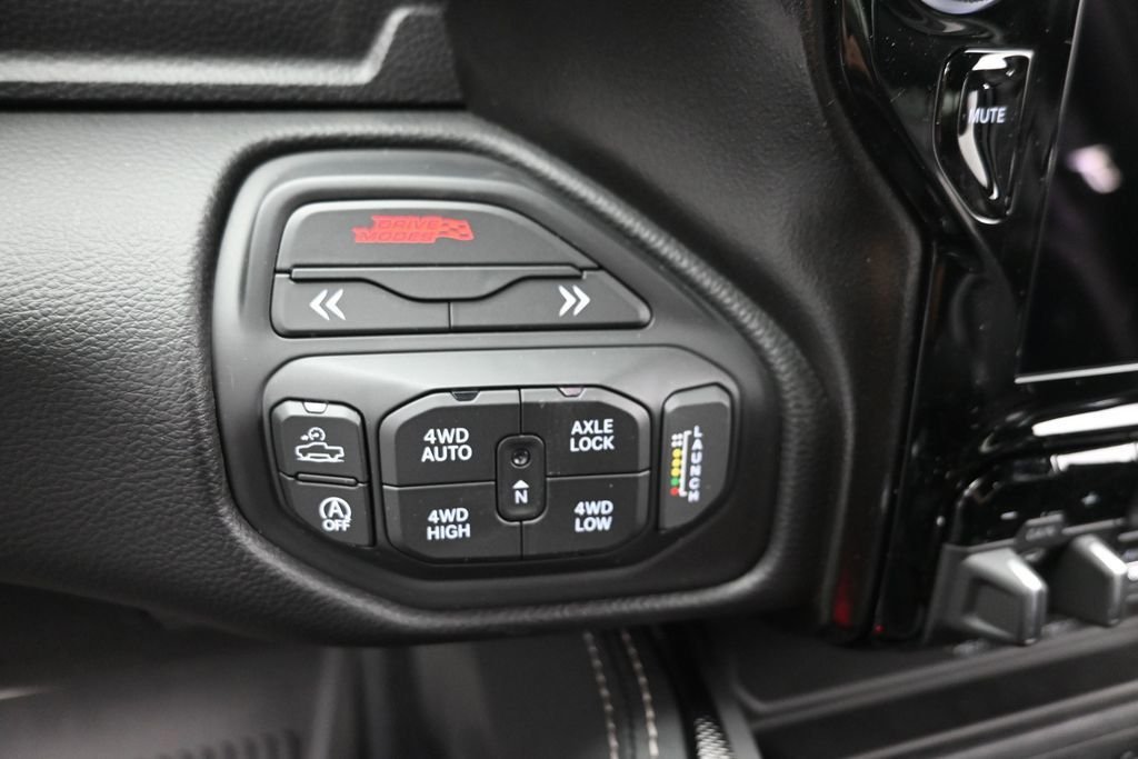 New 2026 Diamond Black Crystal Pearl-Coat Exterior Paint RAM RHO image 23