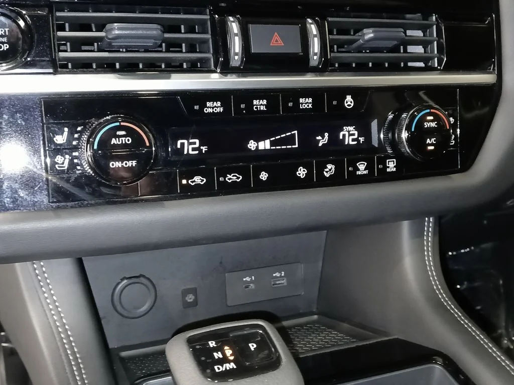 Used 2025 Gray Nissan Platinum image 23