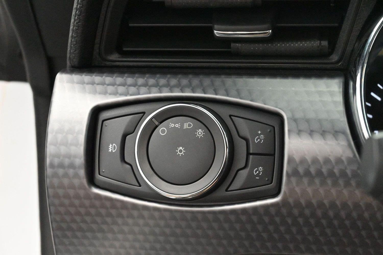 Used 2016 Oxford White Ford GT image 29