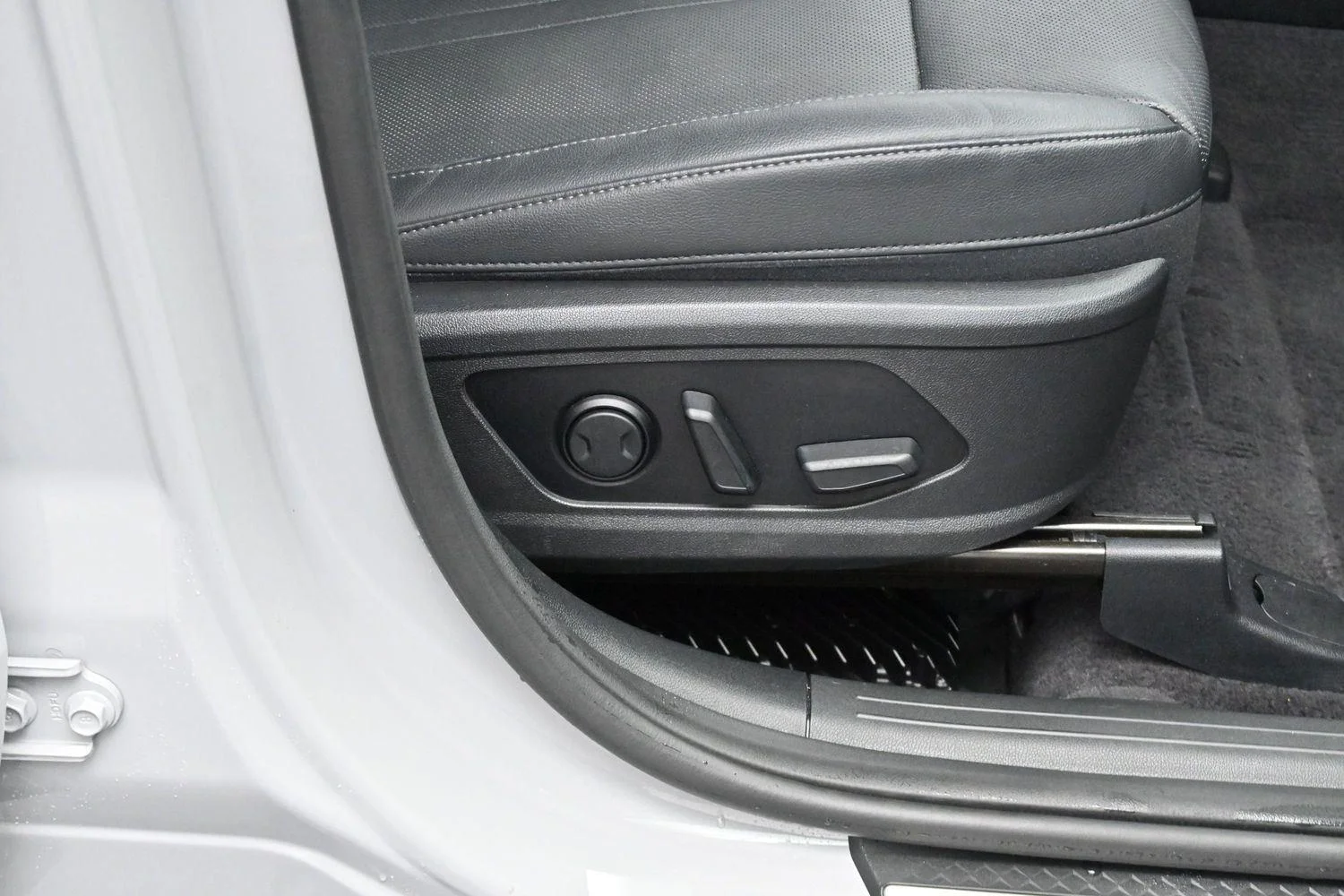 Used 2023 Wolf Gray Kia X-Line SX Prestige image 38