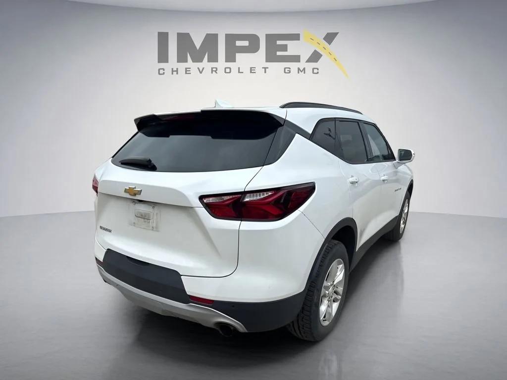Used 2020 IRIDESCENT PEARL TRICOAT Chevrolet LT image 4