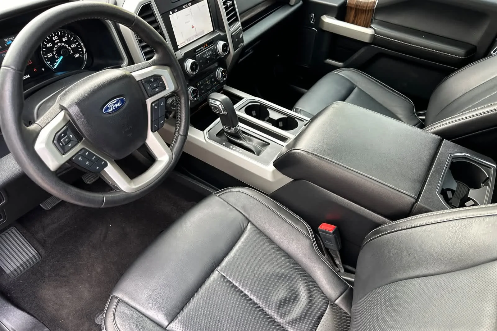 Certified Used 2019 Magnetic Metallic Ford LARIAT image 11