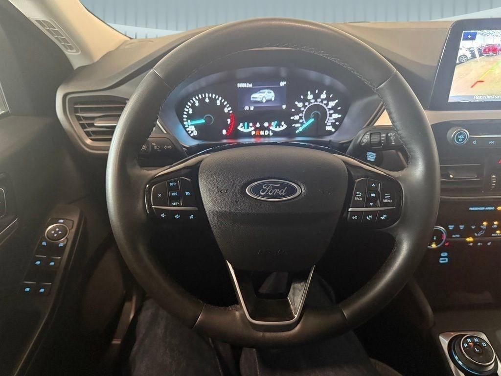 Used 2022 Blue Ford SE image 10