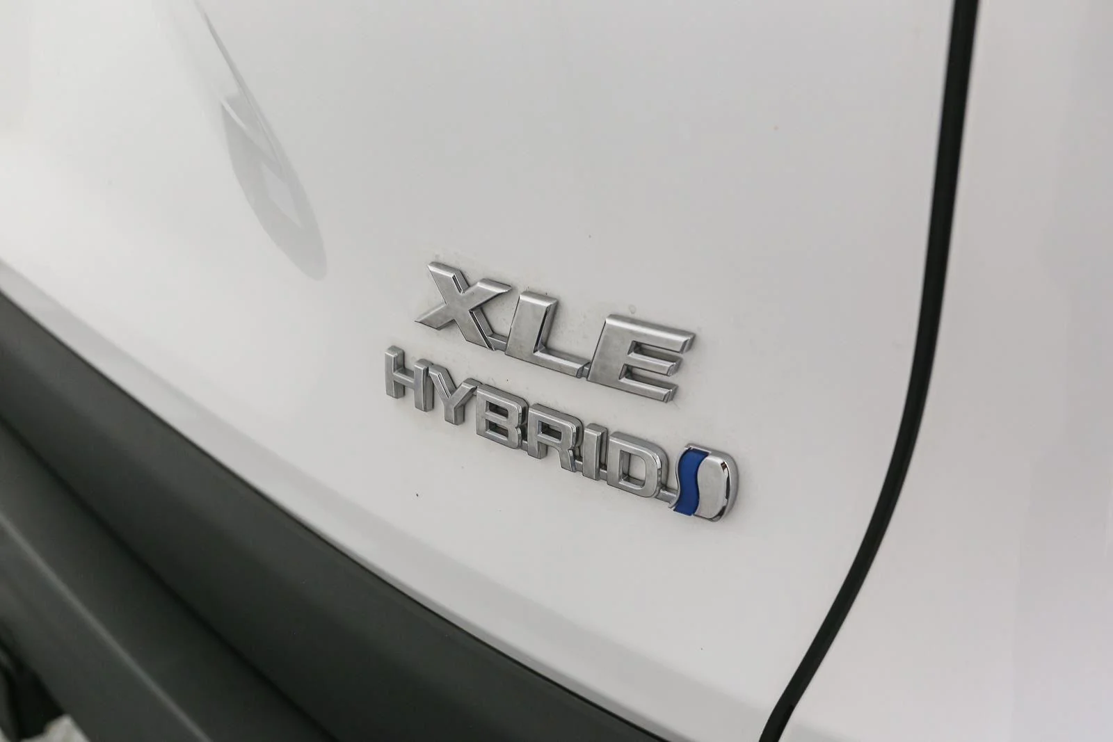 Certified Used 2022 White Toyota XLE image 12