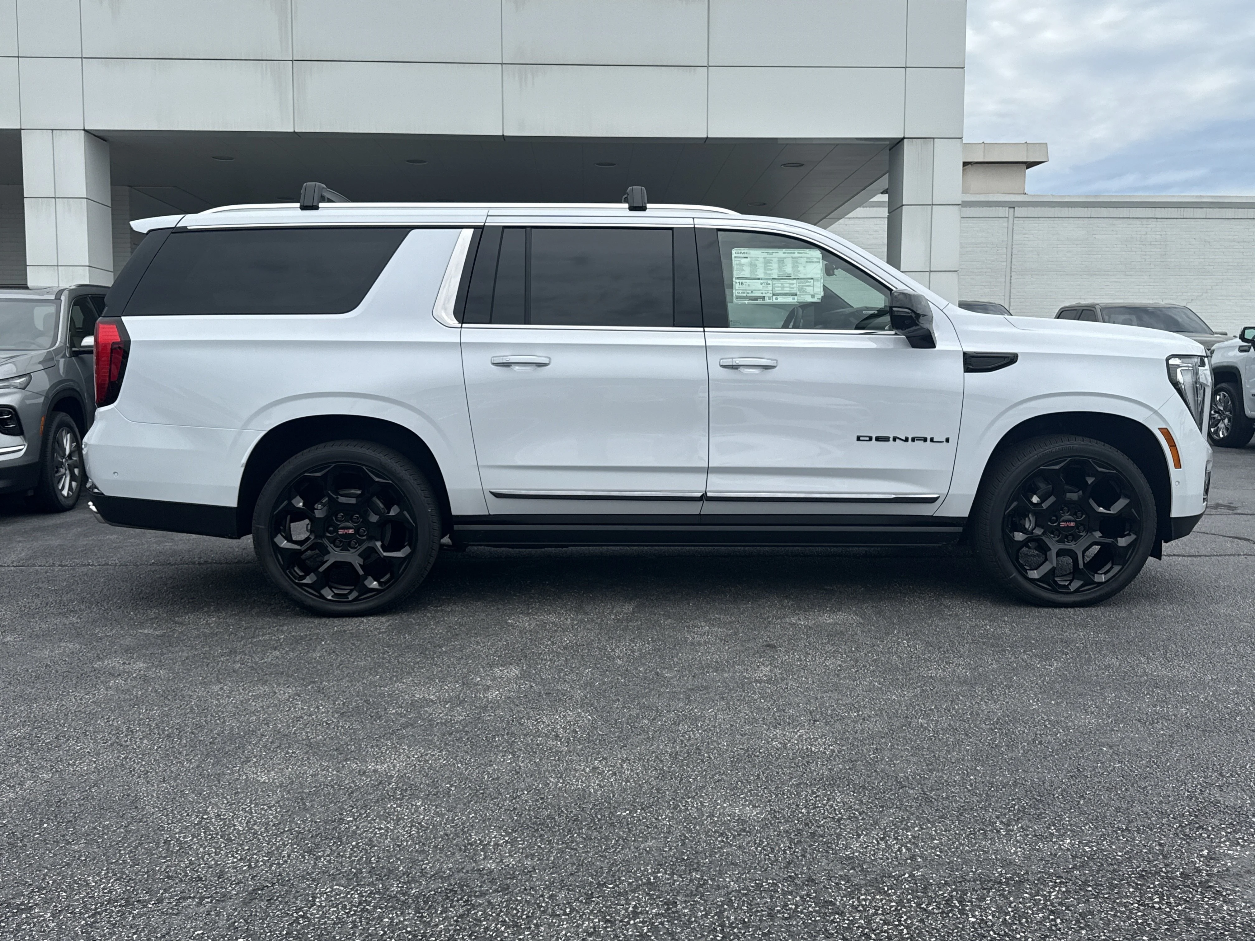 New 2026 Glacier White Tricoat GMC Denali Ultimate 4WD image 2