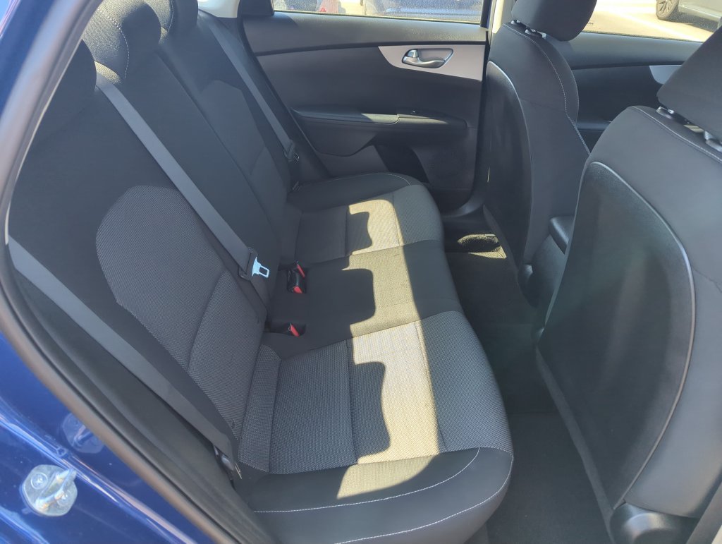 Used 2023 Blue Kia LXS image 31
