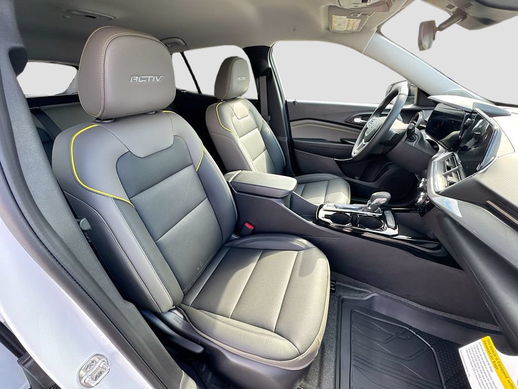 New 2026 Summit White Chevrolet ACTIV image 29