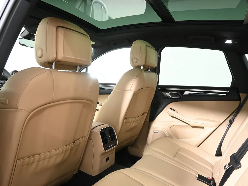2026 Porsche Macan T - Photo 37