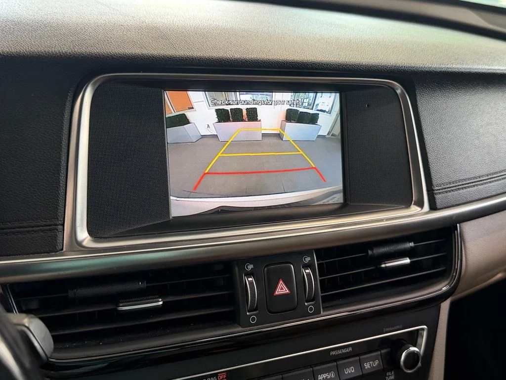 Used 2018 White Kia EX image 19