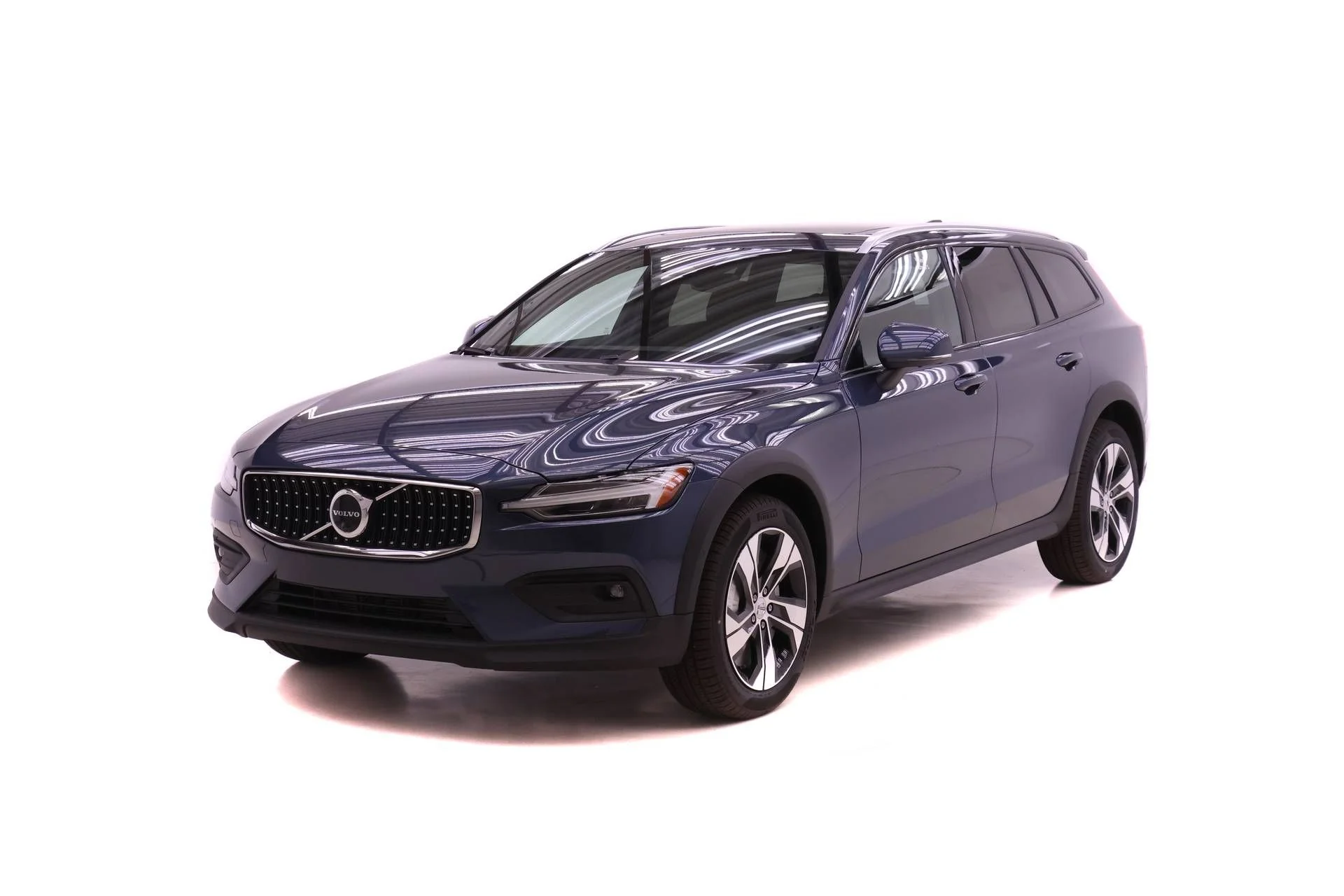 2026 Volvo V60 Cross Country B5 Plus AWD's photo