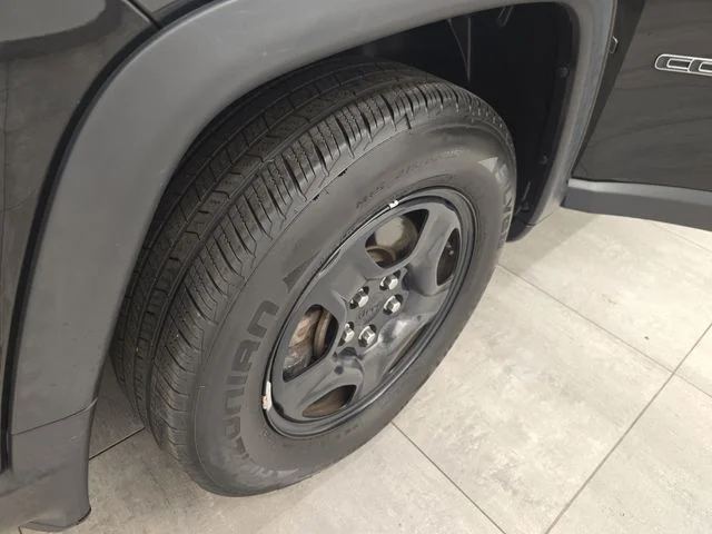Used 2019 Diamond Black Jeep Sport image 35