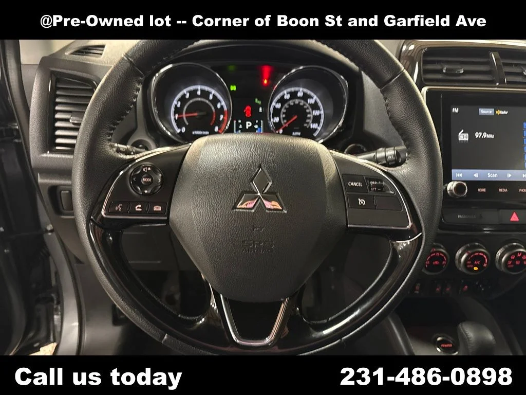 Used 2025  Mitsubishi 2.0 SE image 18