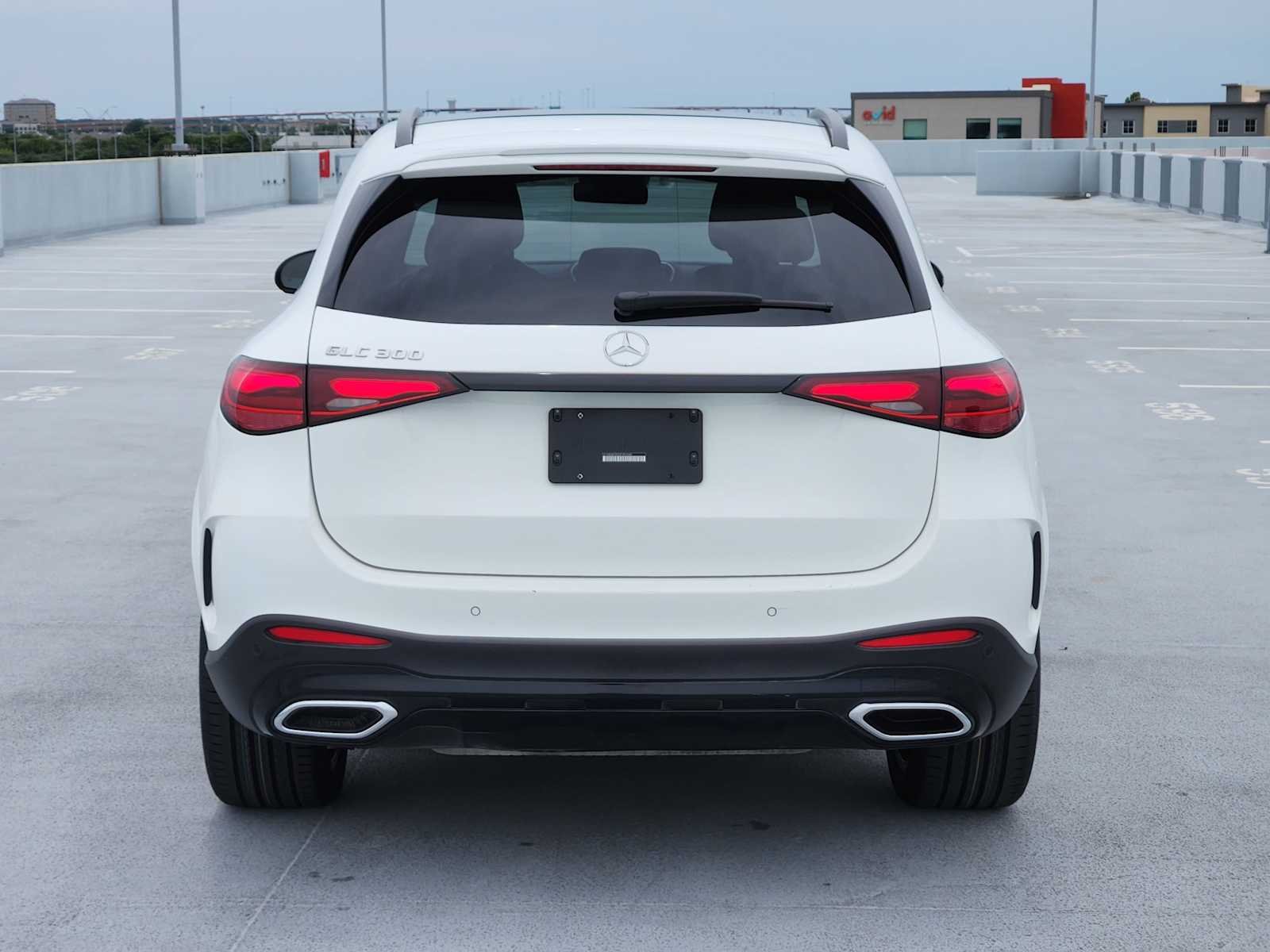 Used 2025 Polar White Mercedes-Benz GLC 300 image 6