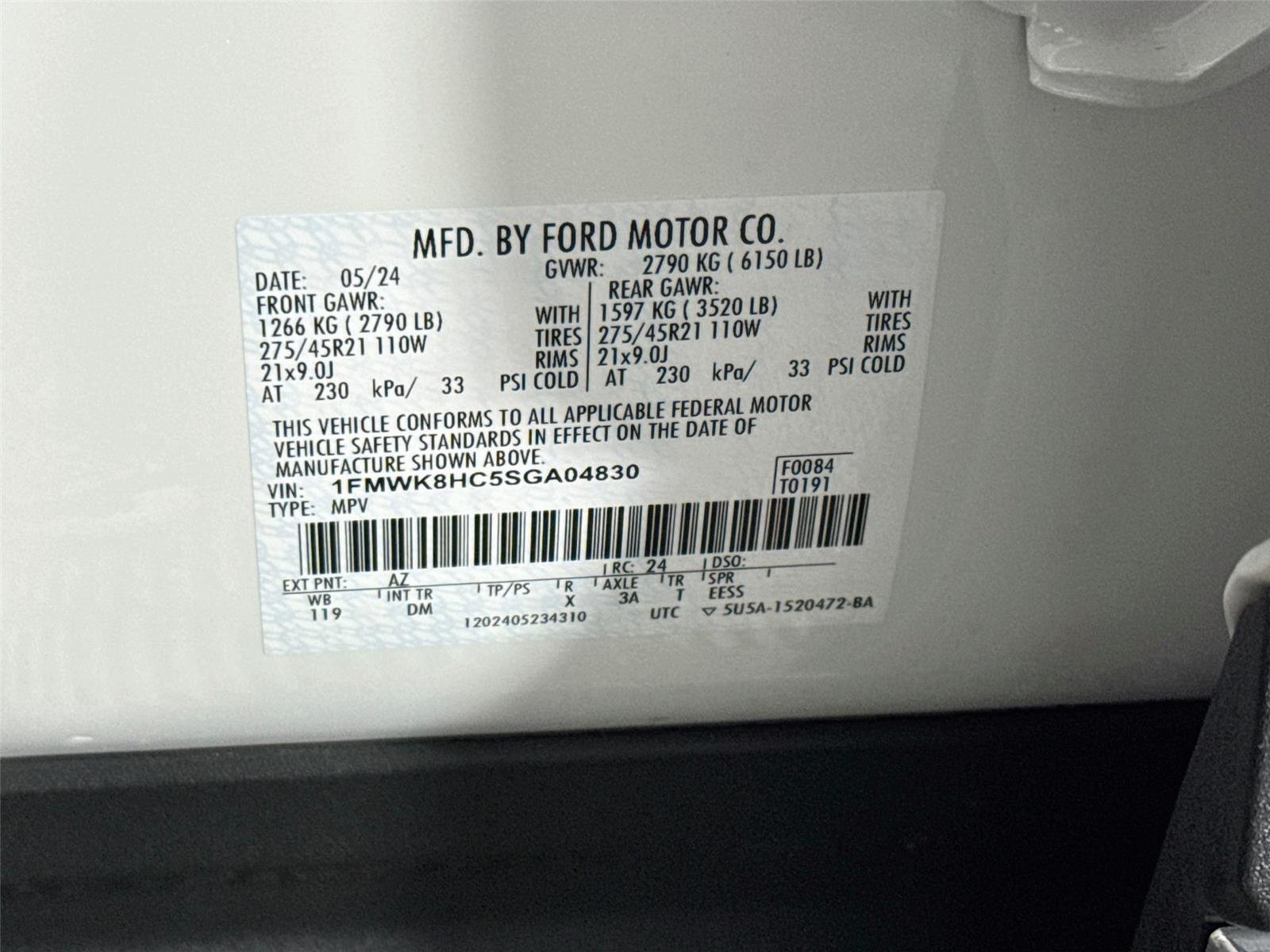 Used 2025 White Metallic Ford Platinum image 34