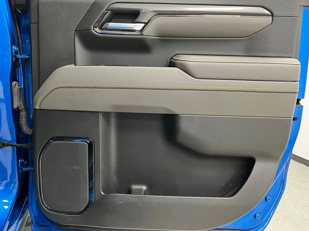 Used 2022 Blue Chevrolet ZR2 image 47