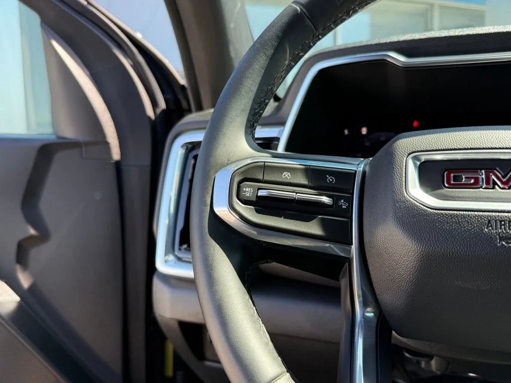 Used 2026 Onyx Black GMC Elevation image 18