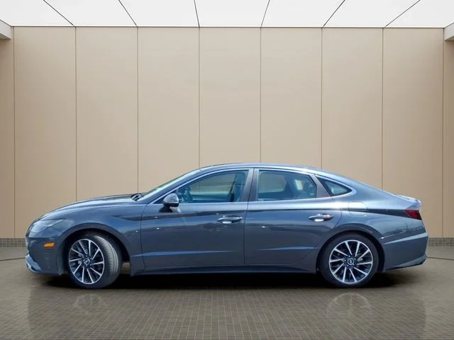 Used 2022 Gray Hyundai Limited image 9