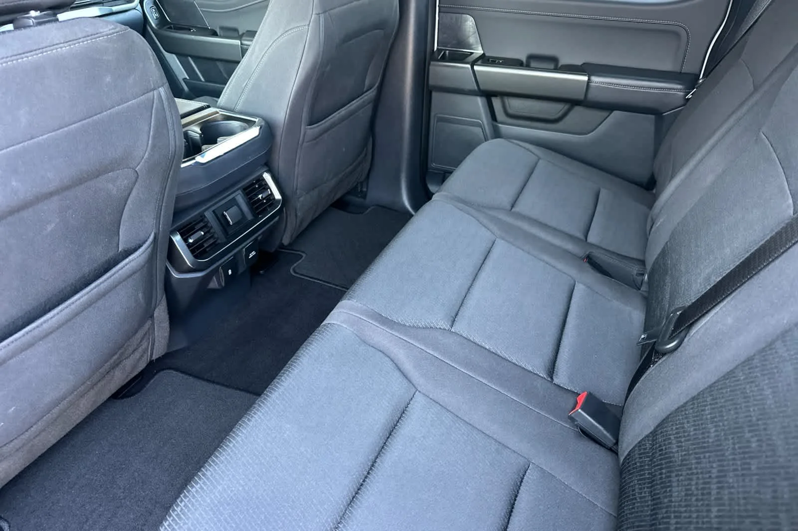 Certified Used 2023 Avalanche Gray Ford XLT image 4