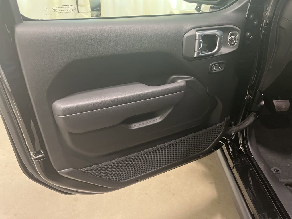 New 2026 Black Clearcoat Jeep Rubicon image 12