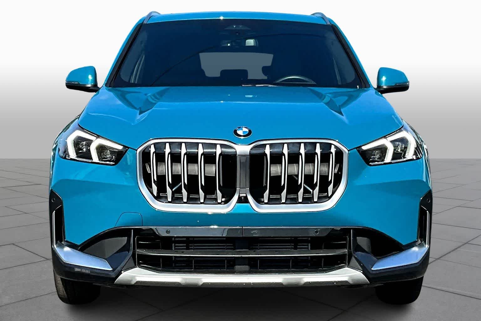 Certified Used 2025 Blue Bay Lagoon Metallic BMW xDrive28i image 3