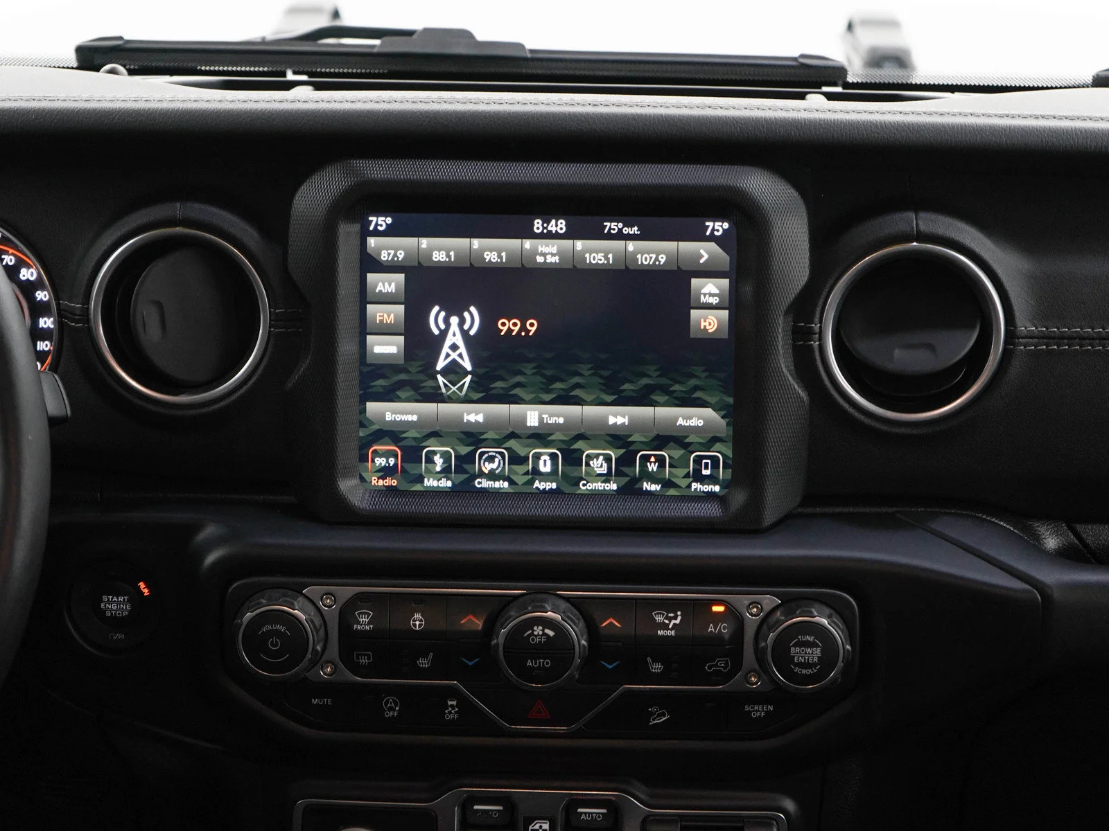 Used 2019 Sting-Gray Clearcoat Jeep Unlimited Sahara image 15