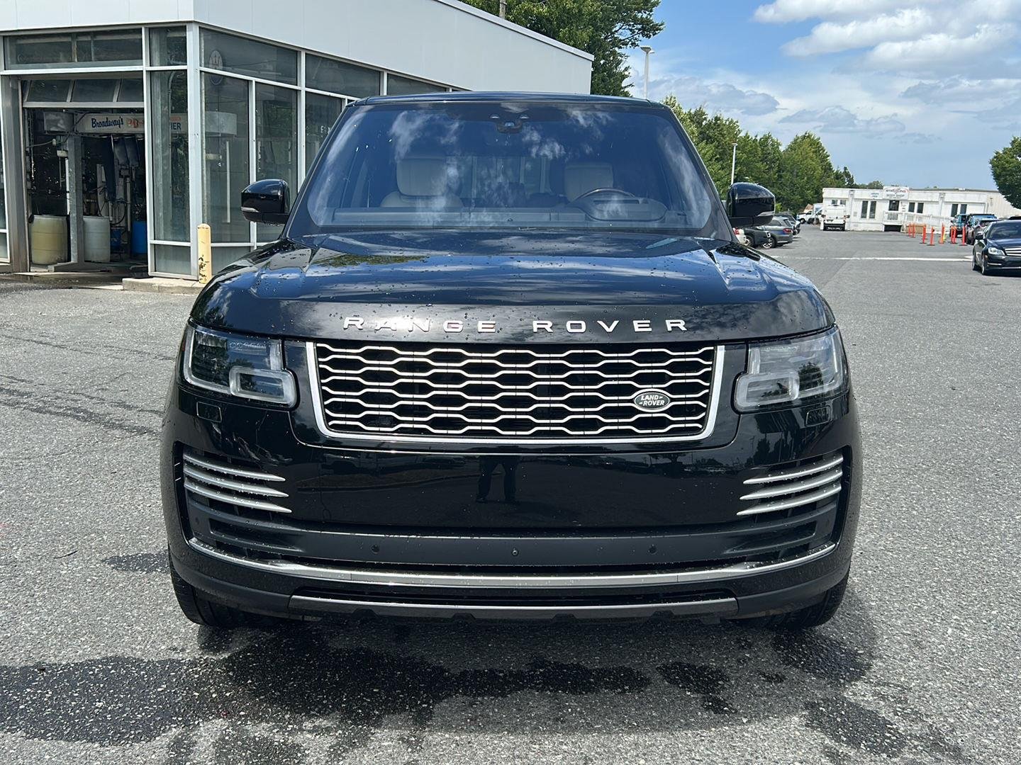 Used 2020 Santorini Black Metallic Land Rover Autobiography image 8