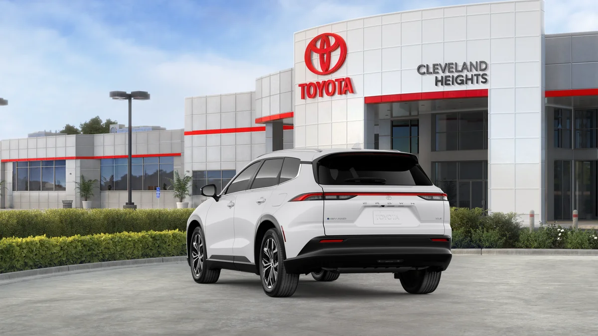 New 2026 Oxygen White Toyota XLE image 7