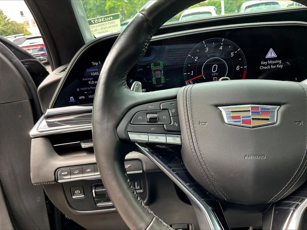 2023 Cadillac Escalade ESV V-Sport - Photo 8