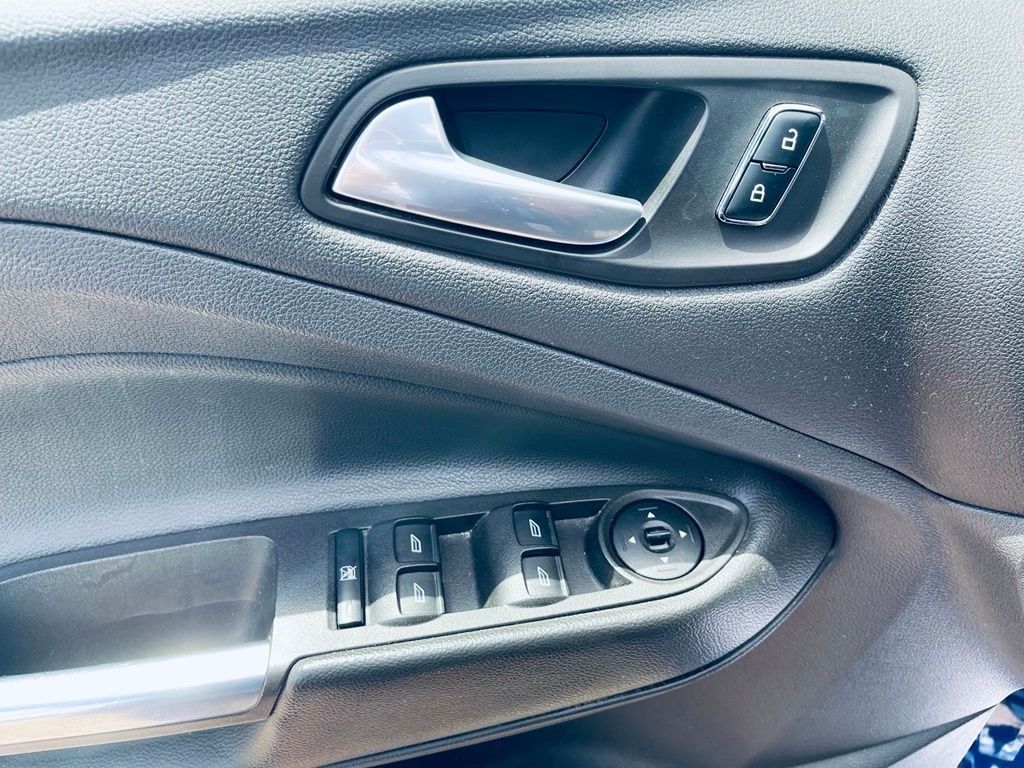 Used 2014 Blue Ford SE image 13
