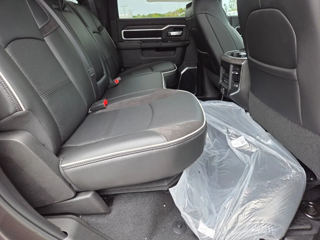 New 2026 Granite Crystal Metallic Clear-Coat Exterior Paint RAM Laramie image 17