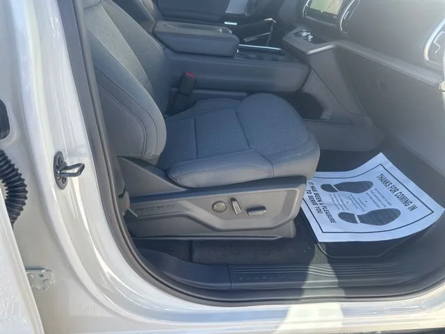 New 2025 Star White Metallic Tri-Coat Ford Active image 36