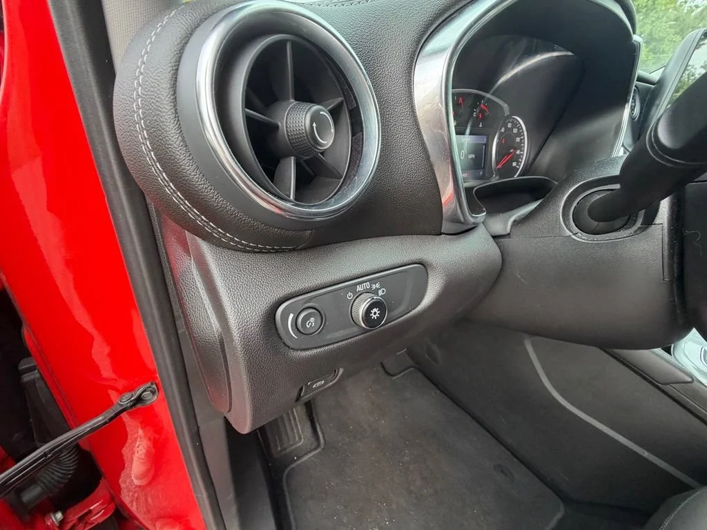 Used 2025 Habanero Orange Chevrolet 2LT image 17