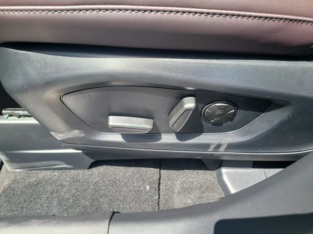 New 2026 Black Metallic Ford Platinum image 22