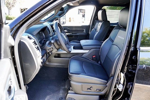 New 2026 Diamond Black Crystal Pearl-Coat Exterior Paint RAM Laramie image 22