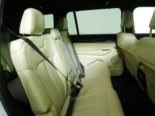 Used 2023 Silver Jeep Limited image 16