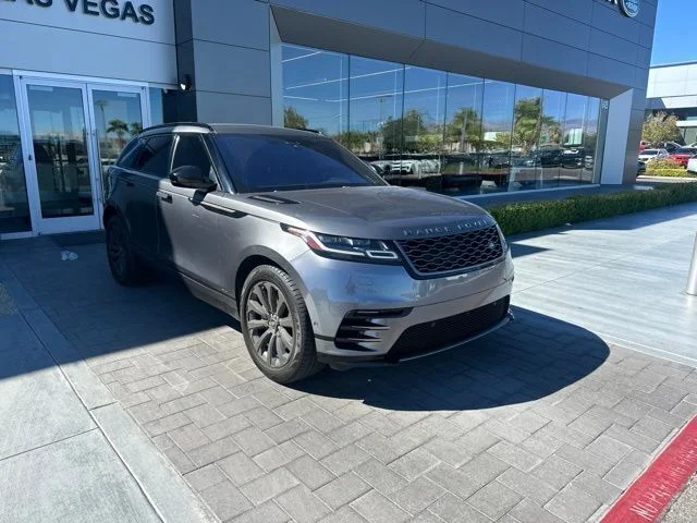 Used 2018 Silver Land Rover SE R-Dynamic image 3
