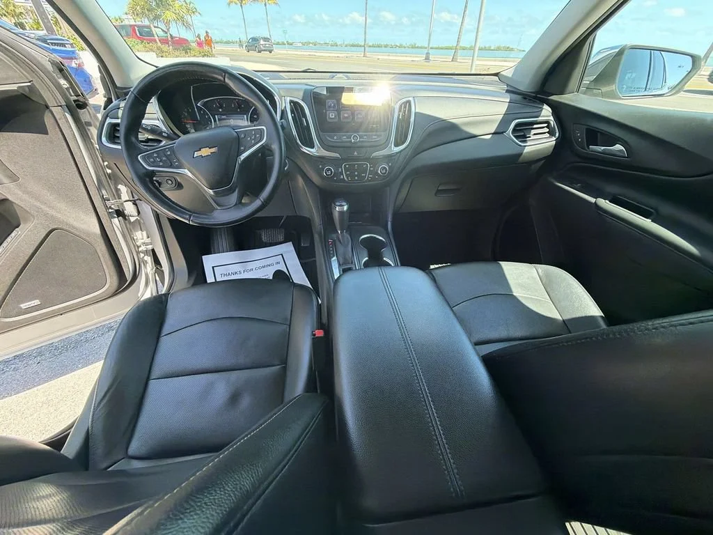 Used 2018 SILVER ICE METALLIC Chevrolet Premier image 27