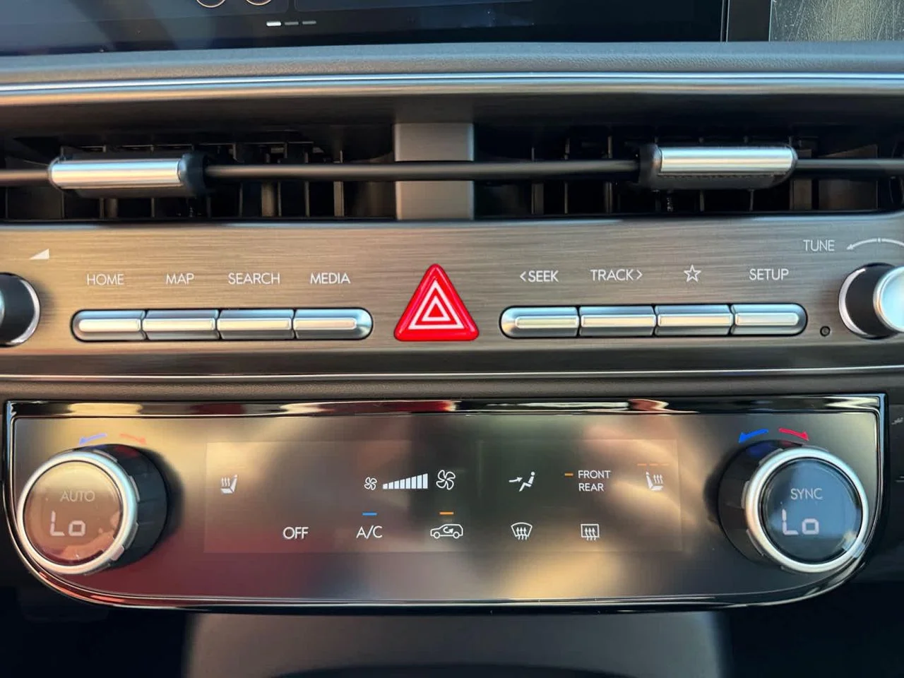 New 2027 Blue Hyundai SEL AWD image 16