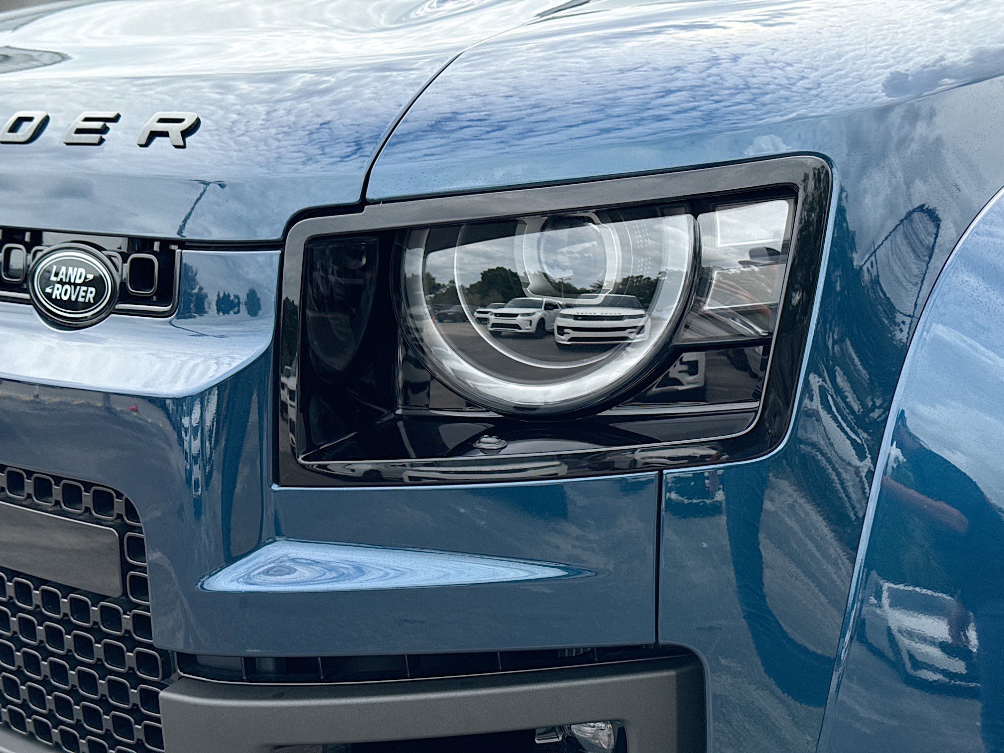 New 2026 Sargasso Blue Land Rover OCTA image 9