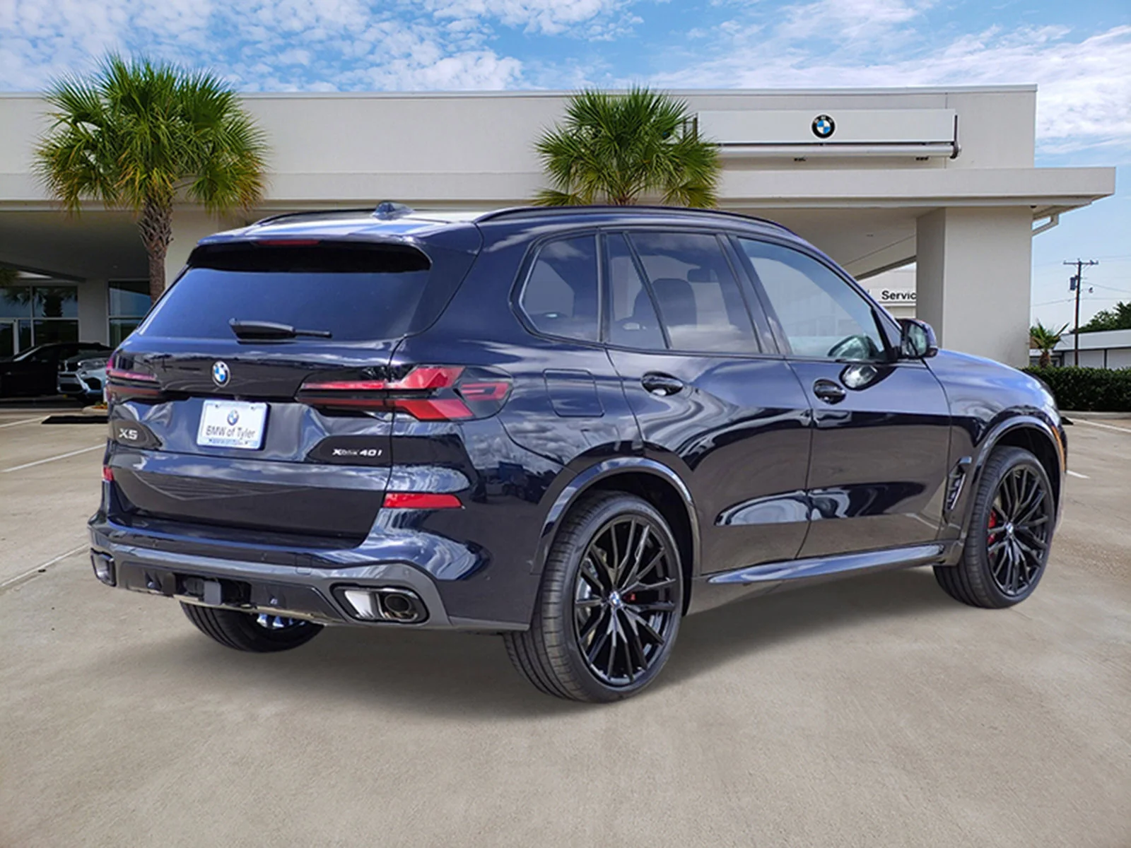 New 2026 Carbon Black Metallic BMW xDrive40i image 4